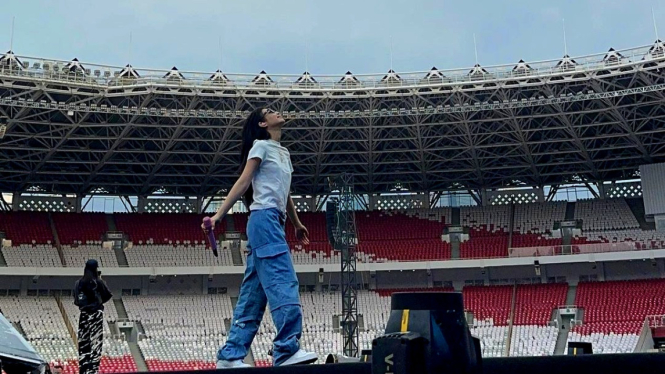 Foto Jennie BLACKPINK saat berada di GBK Jakarta
