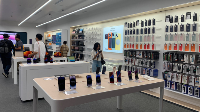 Erajaya Digital mengumumkan iBox Apple Premium Partner pertamanya di Plaza Indonesia, Jakarta Pusat.