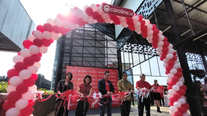 Peresmian flagship store terbaru platform caroline di Gading Serpong
