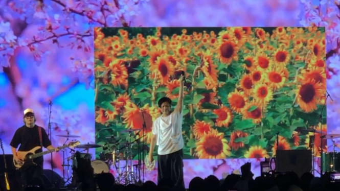Band GIGI Berhasil Sihir Penggemar di Konser Free Your Soul Live in Jakarta