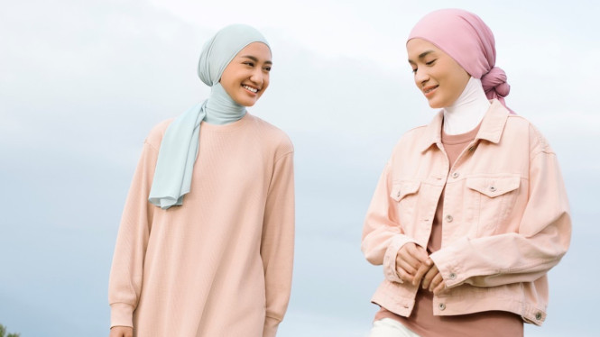Busana simpel koleksi Uniqlo