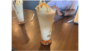 Menu Milkshake Kurma di Waroeng Steak & Shake
