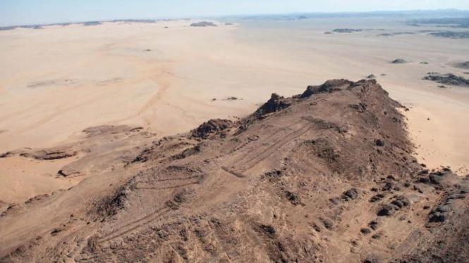 Lebih dari 1.600 mustatil ditemukan di Arab Saudi.