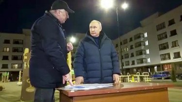 Vladimir Putin kunjungi kota Mariupol yang diduduki Rusia.