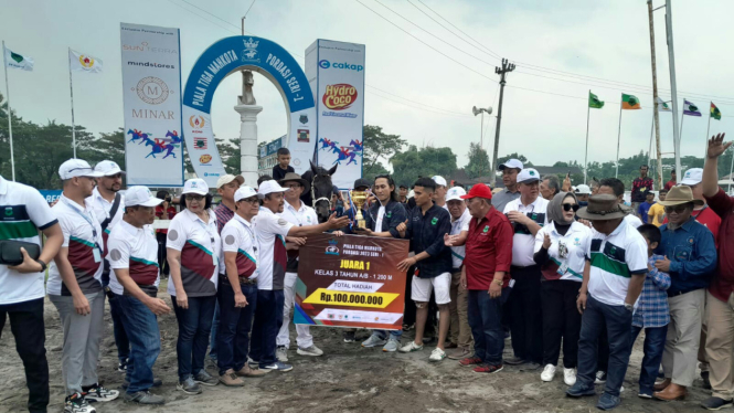 Kejuaraan Piala Tiga Mahkota