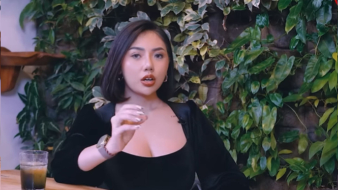 Sosok Amelia, Model Dewasa yang Dibuat Pingsan Selama 7 Jam saat Sesi Pemotretan