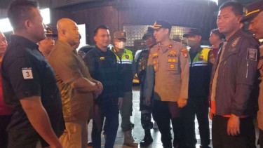 Kapolsek Setiabudi Kompol Arif sosialisasi jadwal jam operasional klub malam