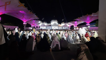 Jemaah tarawih padati Masjid Raya Baiturrahman, Banda Aceh