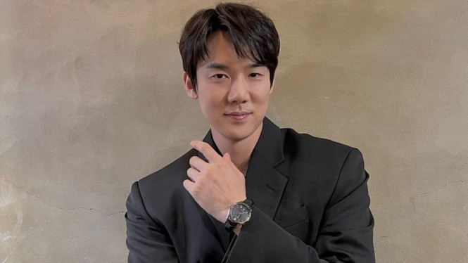 Yoo Yeon Seok.