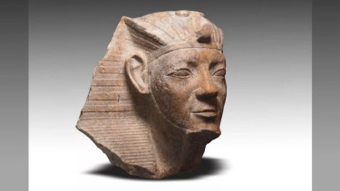 Kepala patung Sphinx Ramses II.