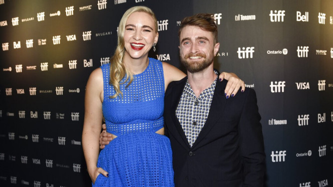 Daniel Radcliffe dan Erin Darke.