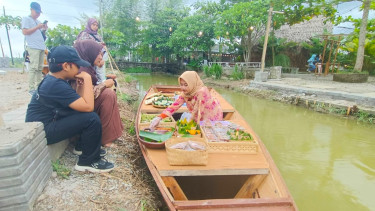Berburu takjil di Pasar Terapung Binjai