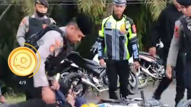 Viral Polisi Pukul dan Tendang Pengendara Motor saat Gelar Razia