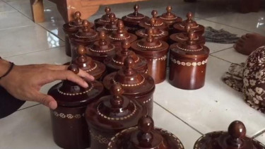 toples akar jati