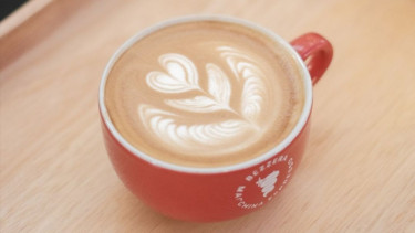 Salah satu kreasi pada ajang Bezzera Latte Art Competition (BLAC)