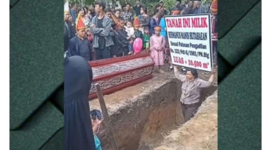 Viral emak-emak halangi pemakaman gegara sengketa tanah
