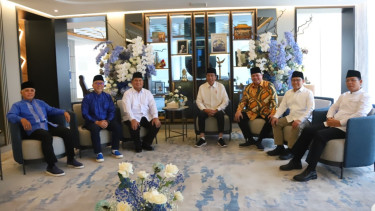 Lima ketum parpol dalam pertemuan dengan Jokowi.