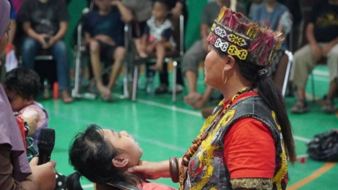 Ida Dayak dan aksinya yang ajaib