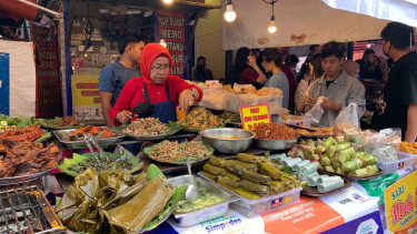 Pasar takjil di Benhil