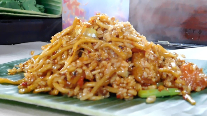 Nasi ruwet khas Semarang.