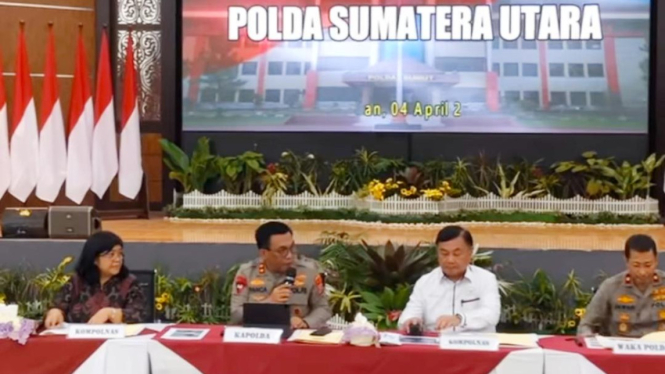 Kapolda Sumut Irjen Pol. RZ Panca Putra S, konferensi pers kematian Bripka AS.
