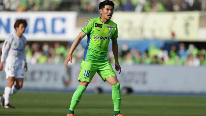 Penyerang Shonan Bellmare, Shuto Machino