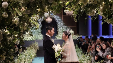 Lee Seung Gi dan Lee Da In. 