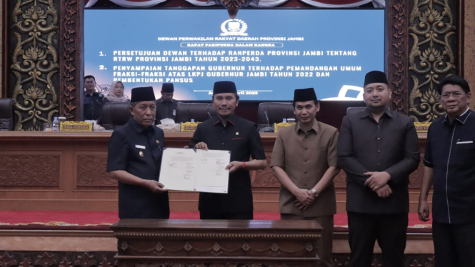 DPRD Provinsi Jambi Sahkan Ranperda RTRW Jadi Peraturan Daerah