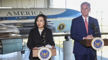 Ketua DPR Amerika Serikat, Kevin McCarthy, dan Presiden Taiwan, Tsai Ing-wen.