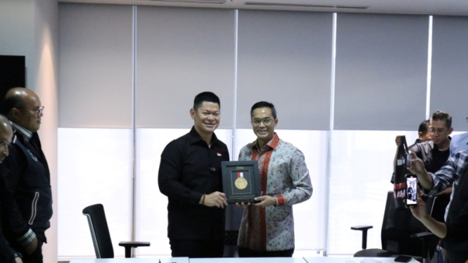 Ketua NOC Indonesia, Raja Sapta Oktohari dan Anindya Bakrie