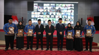pengambilan sumpah PNS di Pendopo Odah Etam Kompleks Kantor Gubernur Kaltim