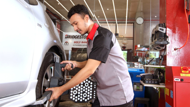 VIVA Otomotif: Spooring roda mobil
