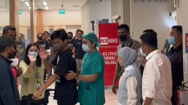 David Ozora Melambaikan Tangan Saat Keluar dari RS
