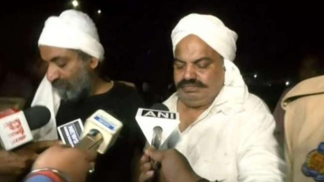 Mantan anggota parlemen India, Atiq Ahmed dan saudara laki-lakinya yang ditembak