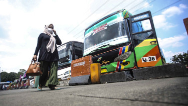 Arus Mudik, Pemudik Pengguna Bus Sudah Memadati Terminal Kp. Rambutan
