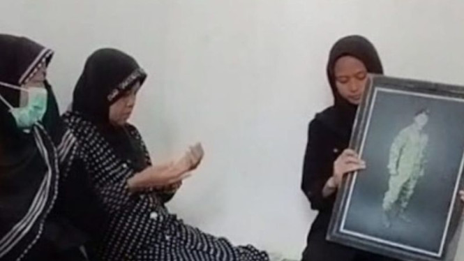 Parmini, ibunda Pratu Miftahul Arifin di rumah duka, Pacitan, Jawa Timur