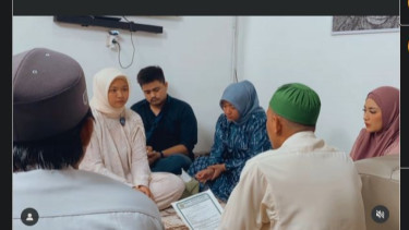 Adik Nathalie Holscher Masuk Islam
