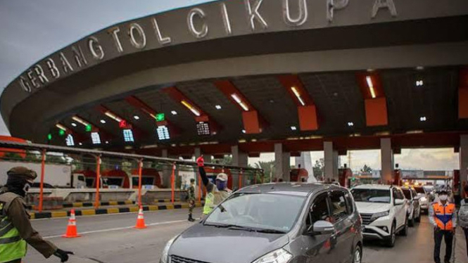 Berbang Tol Cikupa Tangerang