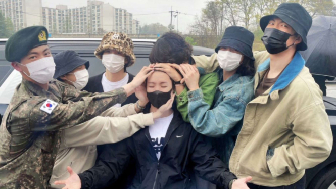 Jalani wami, J-Hope diantar seluruh member BTS