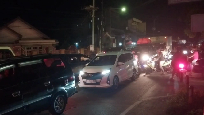 Kepadatan arus lalulintas mudik Lebaran sudah terjadi terjadi di Jalur Selatan Jawa Barat.