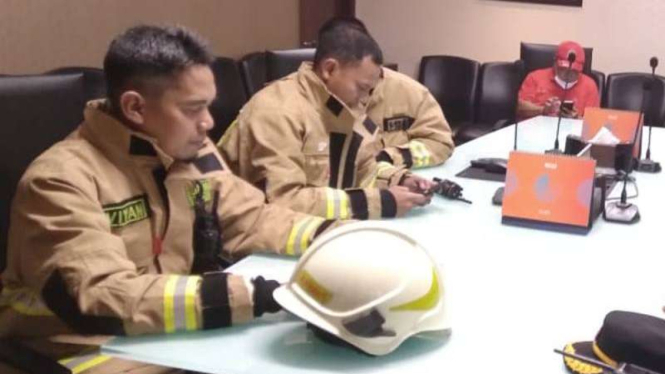 Petugas Damkar pastikan kebakaran di Senayan City sudah ditangani.