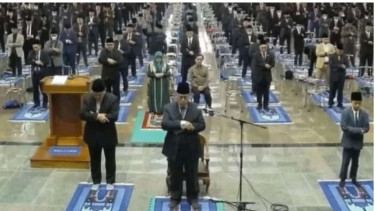 Sholat Idul Fitri di Pesantren Ini Campurkan Laki-laki dan Perempuan