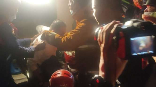 Evakuasi kebakaran di Trans Studio Makassar, Sulsel.