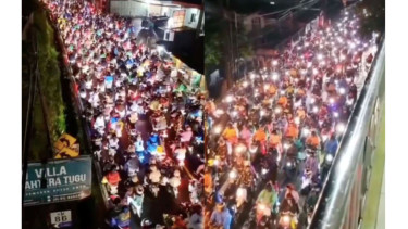 Penampakan lautan motor di puncak Senin malam 24 April 2023