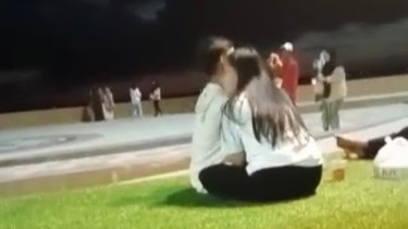 Viral Pasangan Muda-mudi Mesum di Pelataran Masjid BJ Habibie, Parepare, Sulsel