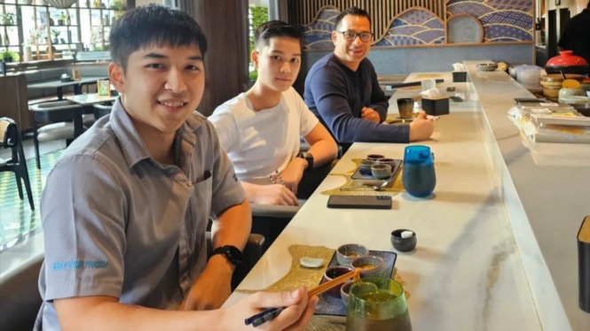 Ari Wibowo dan Putra-putranya