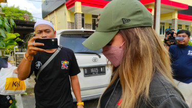 SH alias Fira saat menjalani pemeriksaan sebagai saksi di Mapolda Sumut