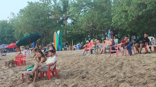 Wisman liburan di Bali