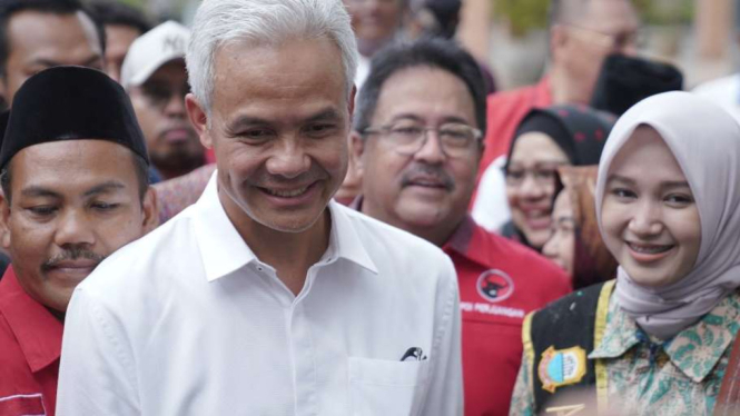 Gubernur Jawa Tengah Ganjar Pranowo bersama sejumlah politikus PDIP.