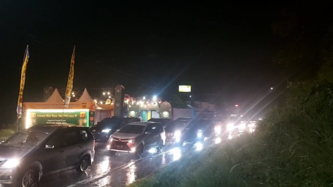 Pemudik lalui Jalur Gentong Tasikmalaya padat merayap